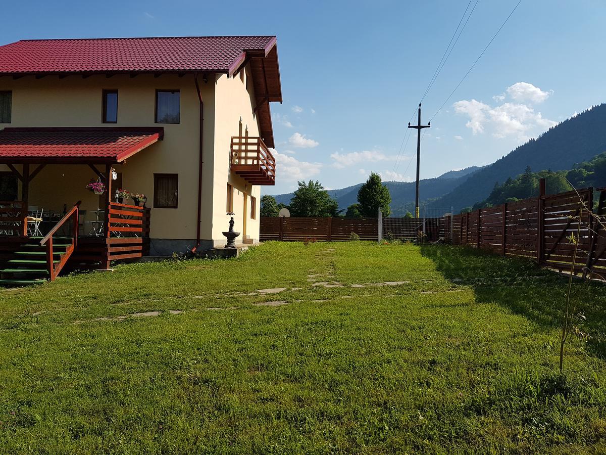 Vila Carmen Cazaci Luaran gambar