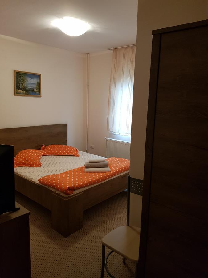 Vila Carmen Cazaci Luaran gambar